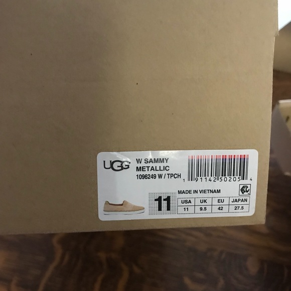 Uggs Women’s Sammy Sneaker in Metallic Peach - Picture 4 of 4